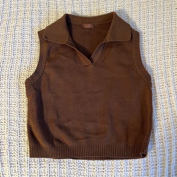 cropped brown brandy melville sweater vest with collar - Picture 2 of 4